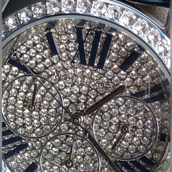 Michael Kors Watch - Picture 10 of 11